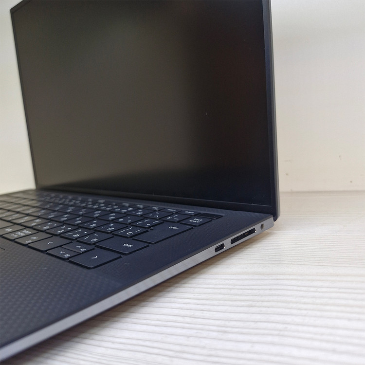 Dell Precision 5560 Laptop - Right Side View