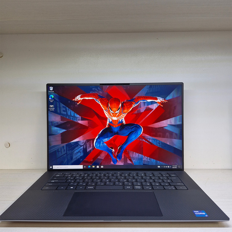 Dell Precision 5560 Laptop - Front View